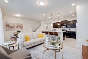 House (8909SYDNEY) | Living room | Flat-screen TV