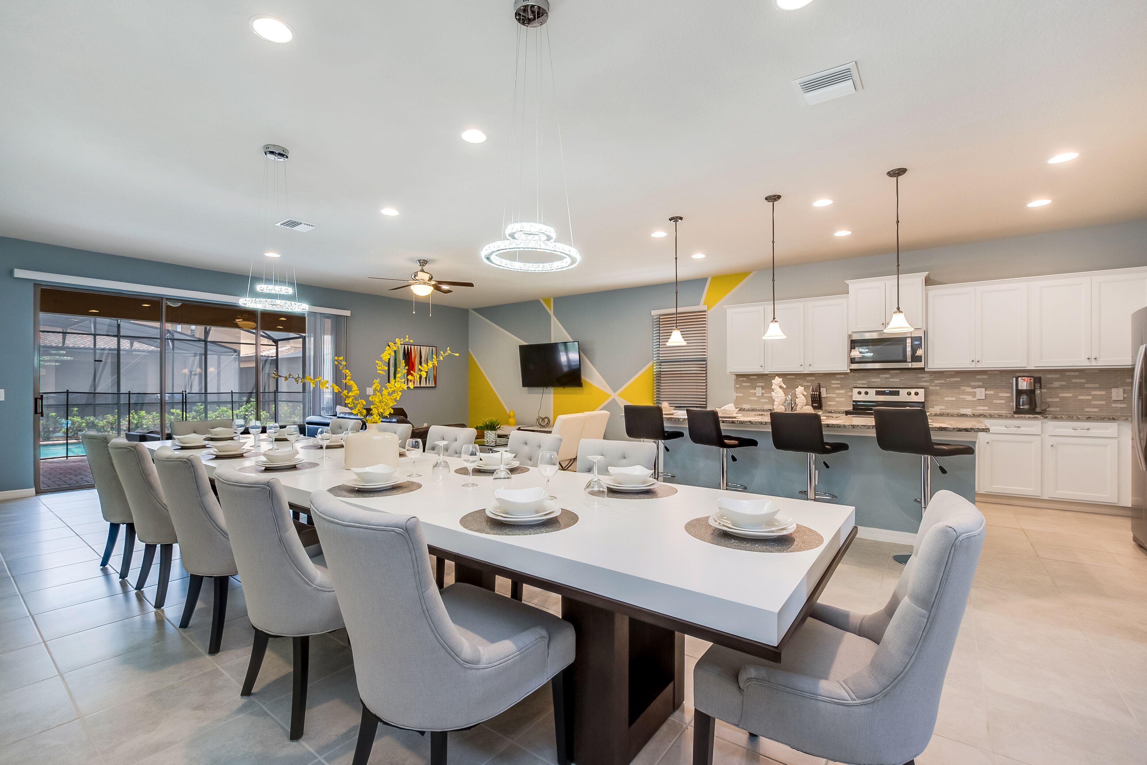 Villa | Private kitchen | Fridge, microwave, cookware/dishes/utensils