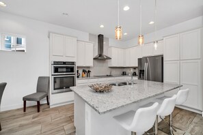 Villa (1472FAIRVIEW) | Exterior