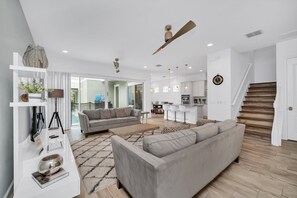 Villa (1472FAIRVIEW) | Exterior