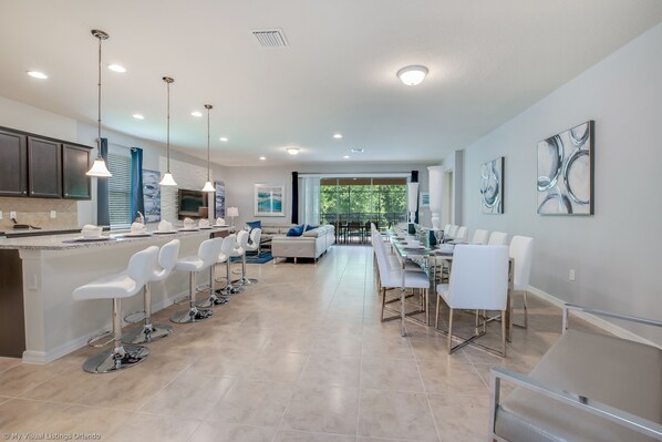 Villa (8804BENGAL) | Cuisine privée | Réfrigérateur, four à micro-ondes, vaisselle et ustensiles