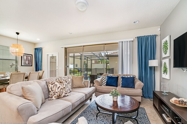 House (1939MAJORCA Fantastic 5 Bed 4 Bathroo) | Living room