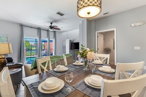 House | Private kitchen | Fridge, microwave, cookware/dishes/utensils - 3037yellow (Kissimmee)