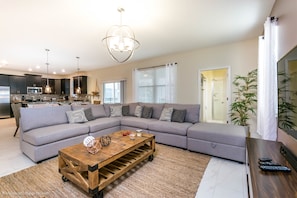 Villa (9026SD00) | Living room | Flat-screen TV