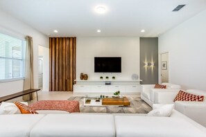 Villa (6052BROA) | Living room | Flat-screen TV, foosball - 6052broa (Davenport)