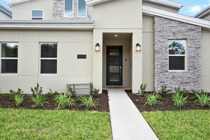 House (4625TARGET) | Exterior