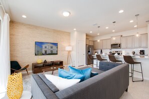 Maison (8916Sydney Fantastic 5 Bed 4 Bathroom) | Salle de séjour | Téléviseur à écran plat