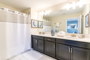 Hus (8917STIN New Luxury Furnished 5 Bedro) | Badrum