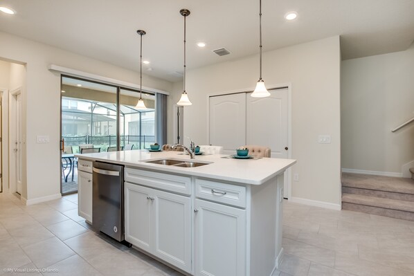 Villa | Private kitchen | Fridge, microwave, cookware/dishes/utensils