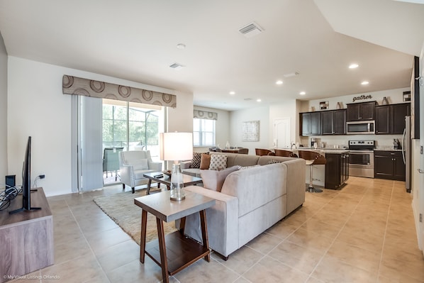 Villa (1857Nice ) | Sala de estar | Televisión de pantalla plana