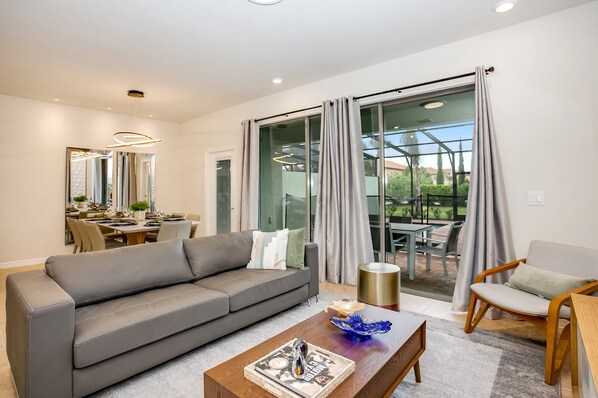 House (4582TERRA) | Living room | Flat-screen TV, fireplace