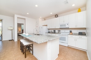 别墅 | 私人厨房 | 冰箱、微波炉、厨具/餐具