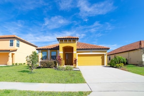 Villa | Exterior