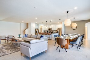 House (7013OWS 14 Bed 11 Bathroom) | Living room