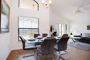 빌라 (2569ROSEMONT) | 전용 주방 | 냉장고, 전자레인지, 조리 도구/접시/주방 기구