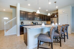 House (Fantastic Windsor At Westside Resort ) | Private kitchen