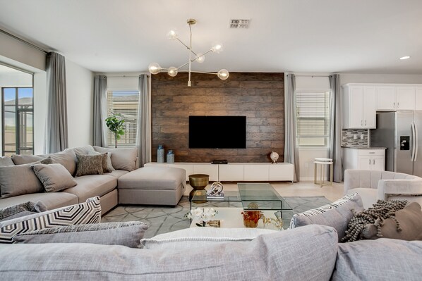 Huvila (Solara Resort Villa W Private Pool 15) | Olohuone | Taulutelevisio