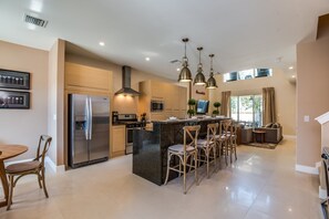 House (Magic Village Resort Property 2 Mins ) | Private kitchen | Fridge, microwave, cookware/dishes/utensils - Magic Village Resort 4 Bdrm Townhome (Kissimmee)