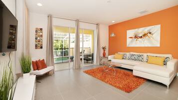 House (1510RETREAT) | Living room | Flat-screen TV