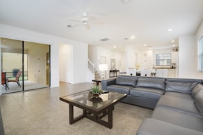 Villa (2609ROSEMONT) | Living room