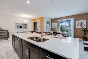 House (8933STINGER) | Private kitchen
