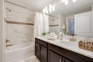House (8933STINGER) | Bathroom - 4 Bed 3 Ba Champions Gate Pool Home (Davenport)