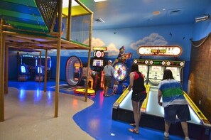 House | Game room - 107miramar (Davenport)