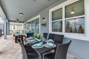 Villa (Amazing 6 Bedroom 5 Bathroom Solara ) | Balkon