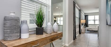 House | 4 bedrooms, free WiFi