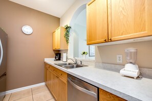 Condo | Private kitchen