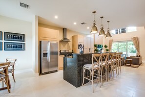 House | Private kitchen | Fridge, microwave, cookware/dishes/utensils
