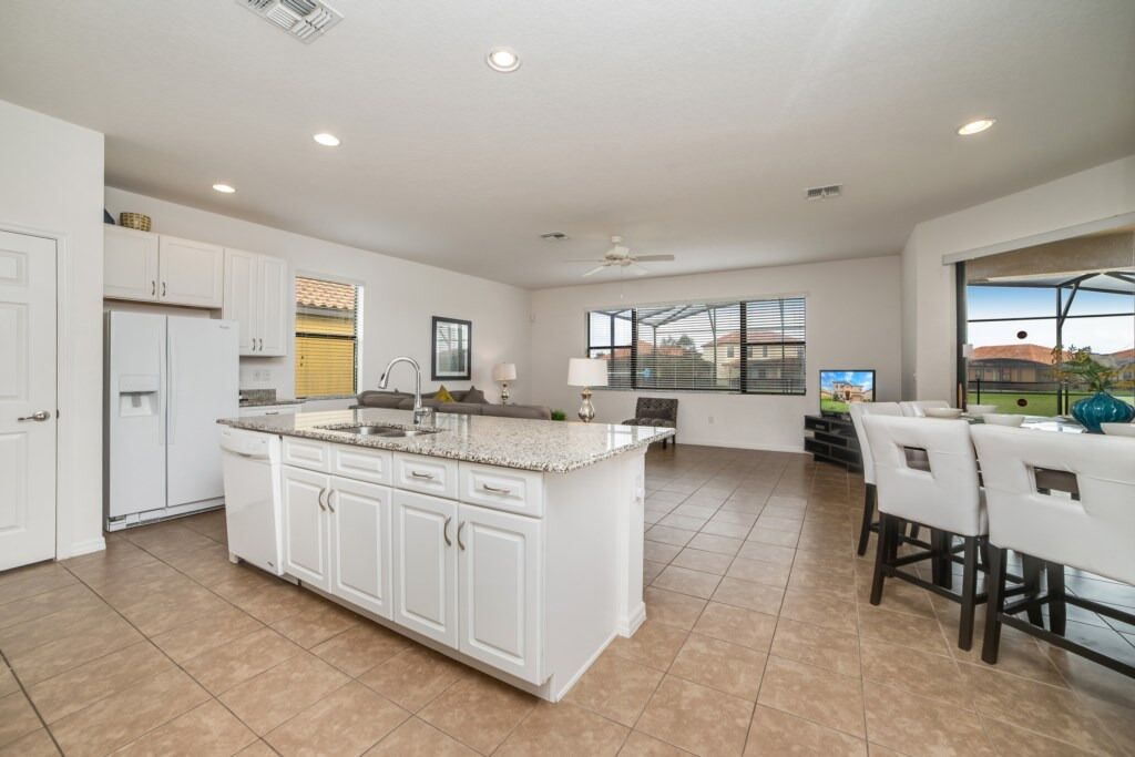 Villa (2586ROSE) | Private kitchen | Fridge, microwave, cookware/dishes/utensils