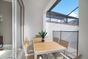 House (4838MEMLANE) | Balcony