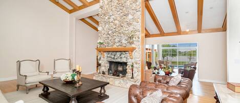 ヴィラ | リビングルーム | 薄型テレビ