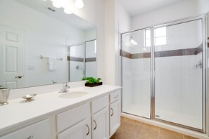 Villa | Bathroom