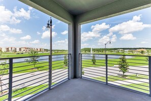 Condo (4721 UNIT208 Amazing Story Lake Brand) | Balcony