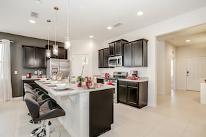 Villa (6070BOA Luxury 6 Bedroom 4.Bath Hom) | Private kitchen | Fridge, microwave, oven, stovetop