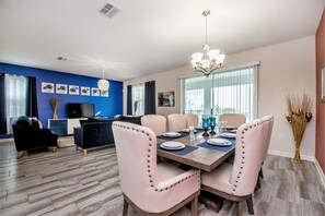 Room - 1501mb00 (Davenport)