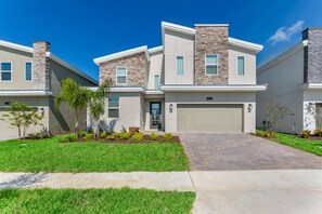 Villa (8805CRUDEN) | Exterior