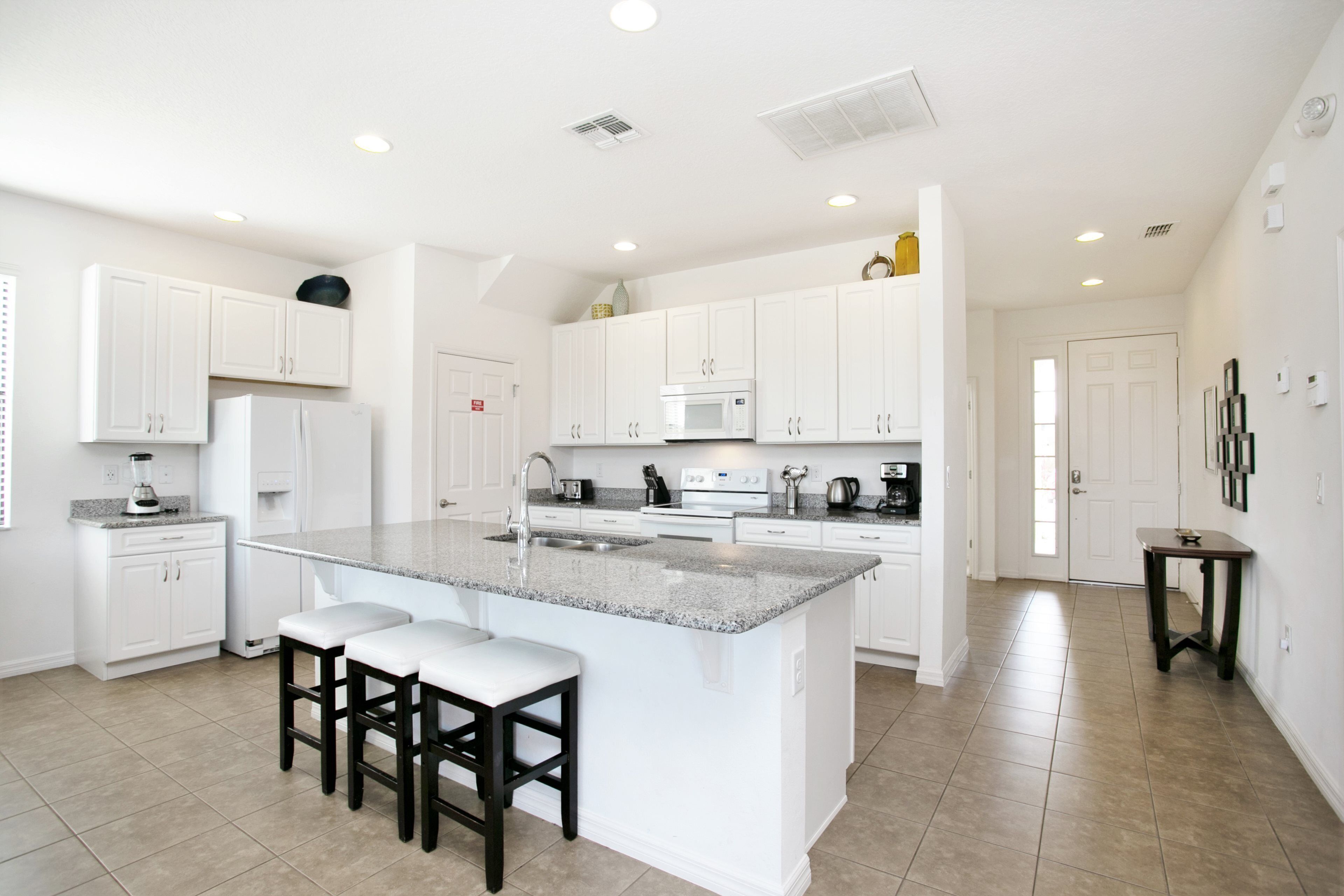 Villa (2590ROSE) | Private kitchen | Fridge, microwave, cookware/dishes/utensils