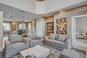 House (7577Brooklin) | Living room