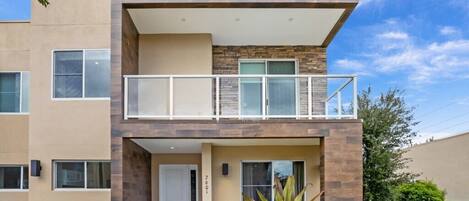 House (7577Brooklin) | Exterior