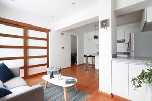 Apartment | Living area | Flat-screen TV
