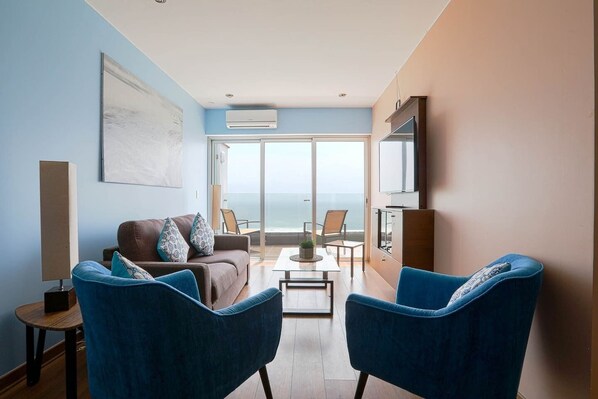 Télévision à écran plat