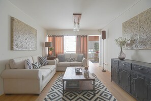 Apartment | Wohnzimmer | Flachbildfernseher