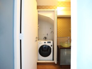 Apartment | Laundry