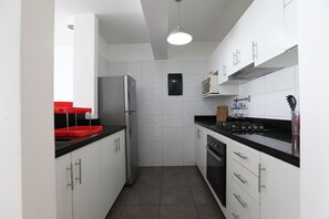 Lägenhet | Eget kök | Kylskåp, mikrovågsugn, ugn och spishäll