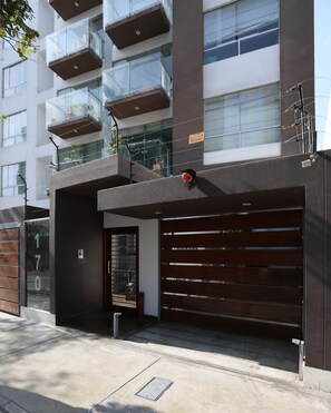 Property entrance - Relájate y recarga entre San Isidro y Miraflores (Lima)