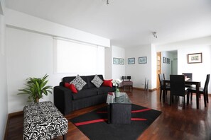 Apartment | Living area | Flat-screen TV