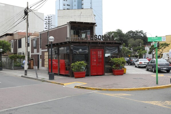 Apartment | Street view